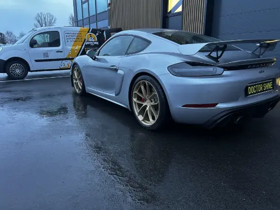 Porsche GT4