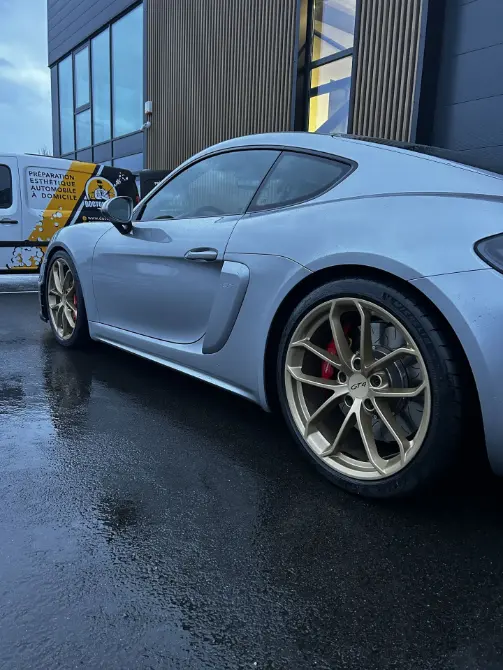 jantes dorees porsche detailing