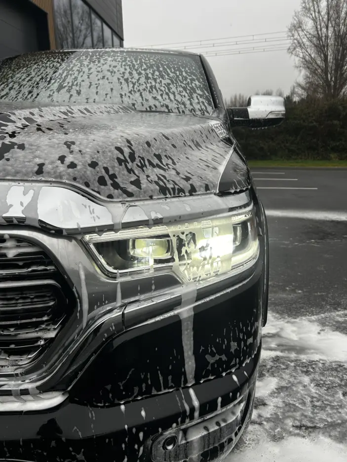 face avant dodge ram nettoyage