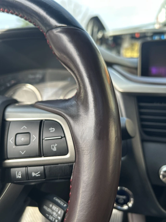 volant cuir nettoyé marron