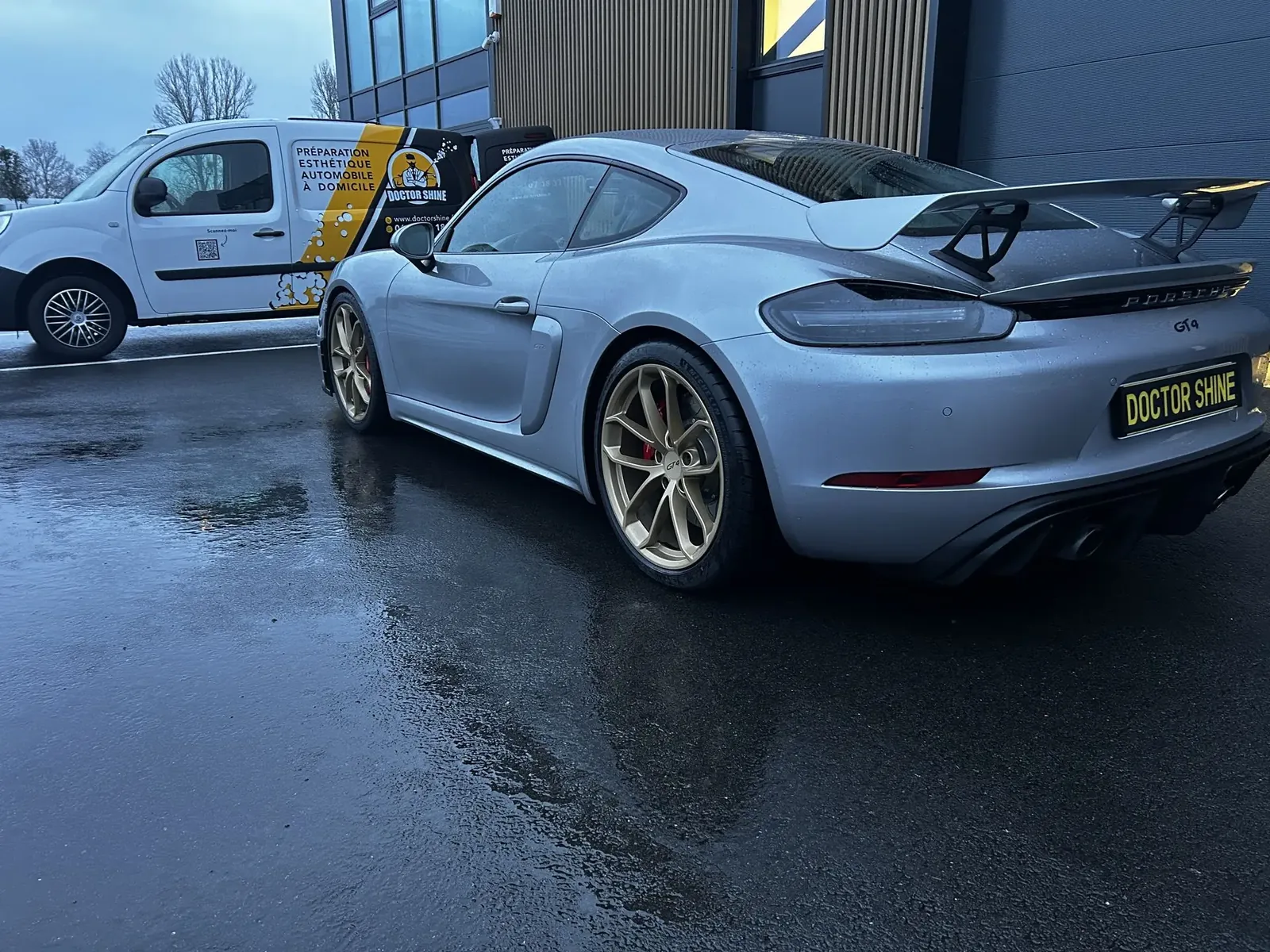 Porsche GT4 — detailing automobile par Doctor Shine a Lyon